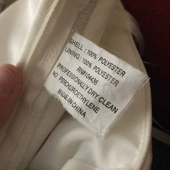 Beautiful wedding dress - Picture 6 of 8